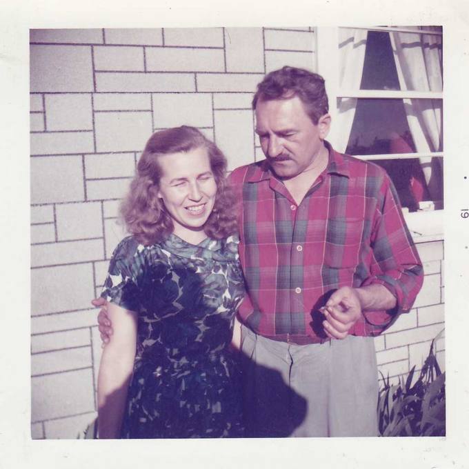 „Mudu abu 1961-aisiais“. Zinaida Nagytė-Katiliškienė ir Marius Katiliškis prie savo namų Lemonte